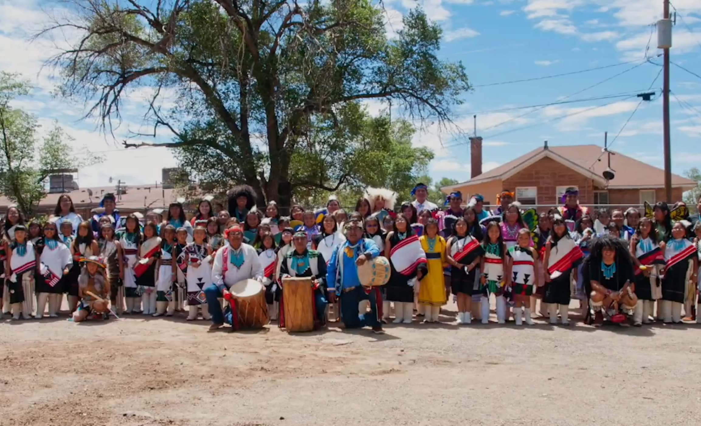 洛杉磯小東京 藝術家紀錄街區歷史 以各種藝術活動召喚社群意識 圖片來源:PolicyLink: Arts, Culture, and Community Development 洛杉磯小東京 藝術家紀錄街區歷史 以各種藝術活動召喚社群意識 圖片來源:PolicyLink: Arts, Culture, and Community Development